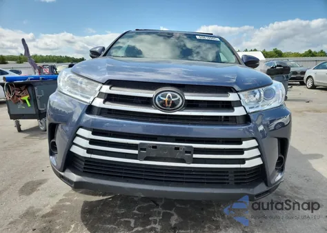 2018 Toyota Highlander Le из США, поврежденный, VIN 5TDBZRFH2JS913003